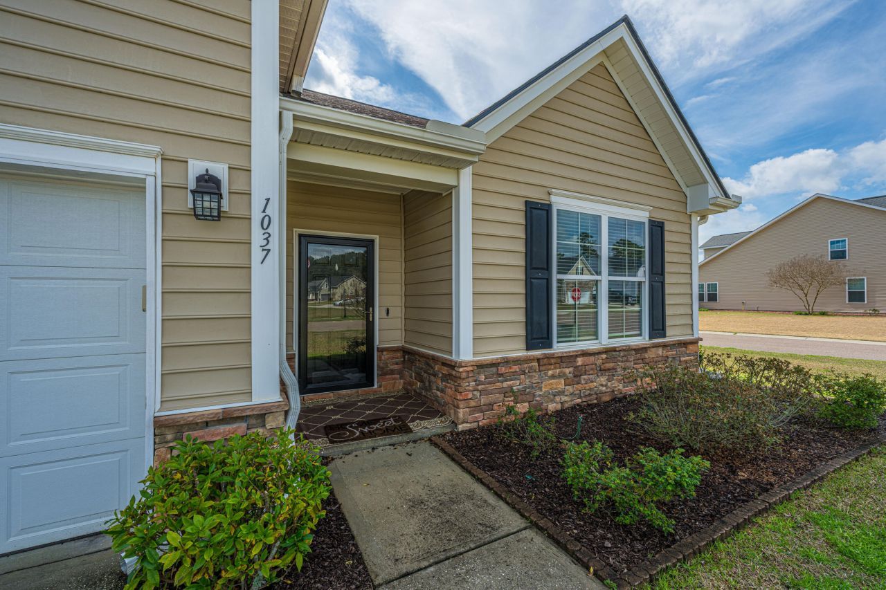 1037 Bridlewood Farms Parkway Photo 6