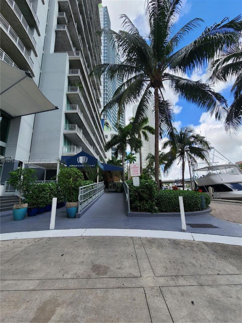 690 SW 1st Ct, Unit 1121, Miami, FL 33130 Photo