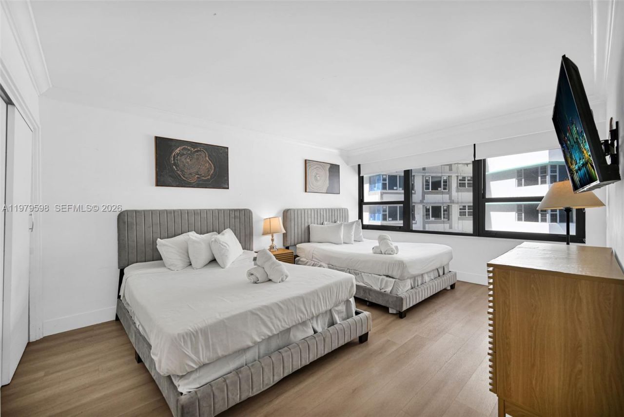 5225 Collins Ave, Unit 1214, Miami Beach, FL 33140 Photo