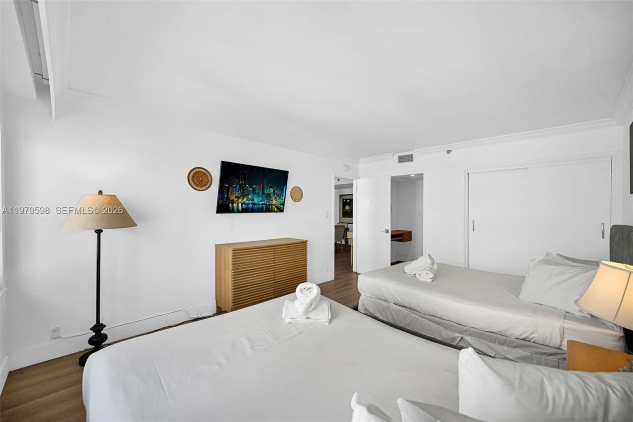 5225 Collins Ave, Unit 1214, Miami Beach, FL 33140 Photo