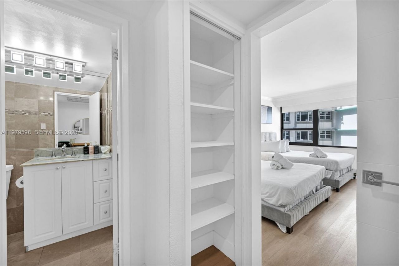 5225 Collins Ave , Unit 1214, Miami Beach, FL 33140 Photo