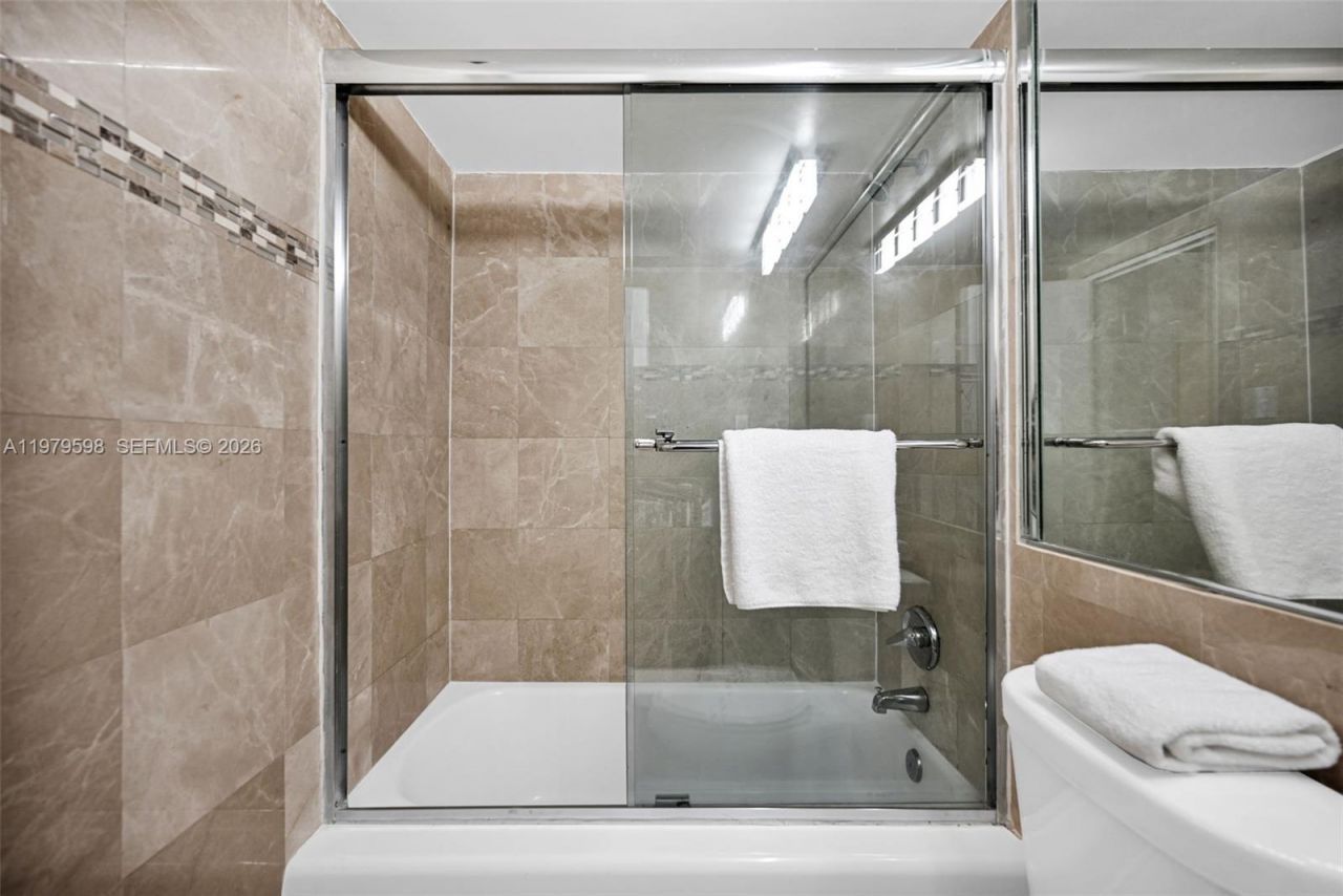 5225 Collins Ave, Unit 1214, Miami Beach, FL 33140 Photo