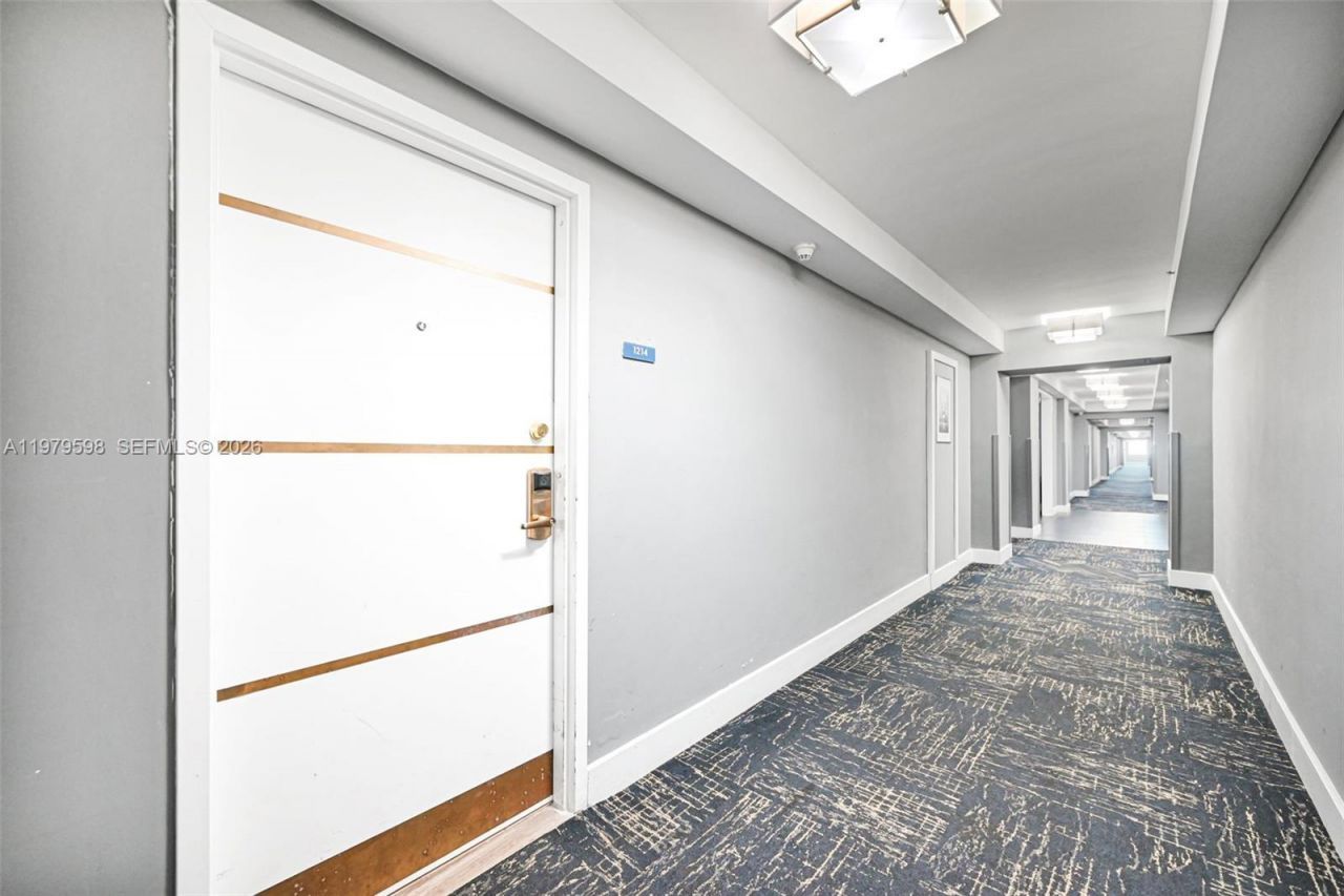 5225 Collins Ave , Unit 1214, Miami Beach, FL 33140 Photo
