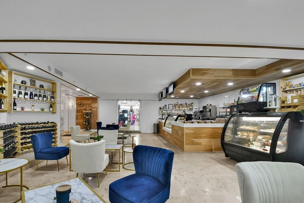 5225 Collins Ave , Unit 1214, Miami Beach, FL 33140 Photo