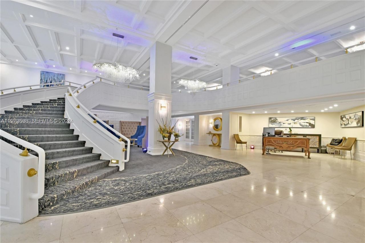 5225 Collins Ave , Unit 1214, Miami Beach, FL 33140 Photo