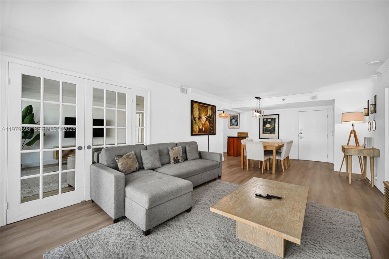 5225 Collins Ave, Unit 1214, Miami Beach, FL 33140 Photo