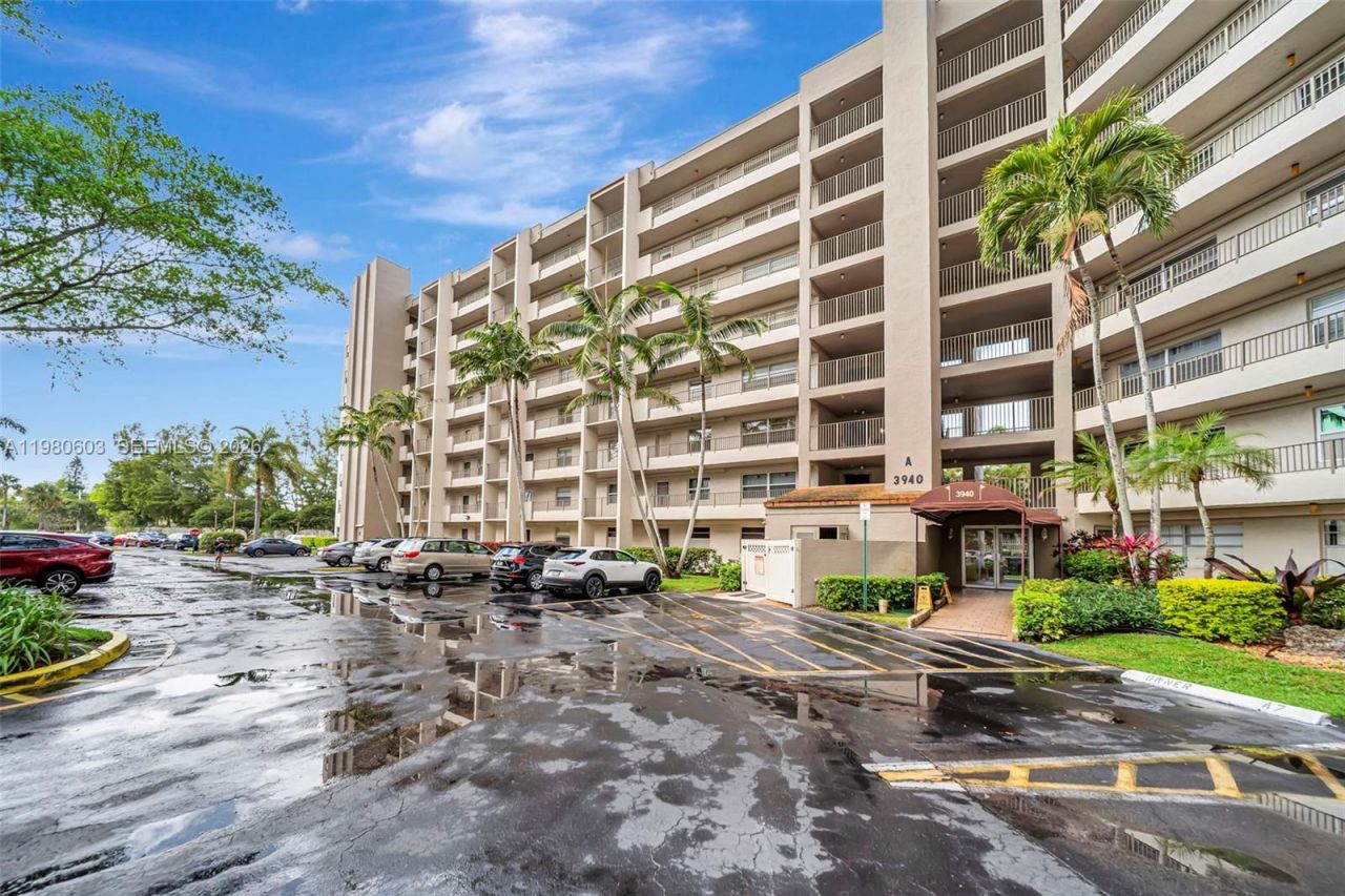 3940 Inverrary Blvd, Unit 303-A, Lauderhill, FL 33319 Photo