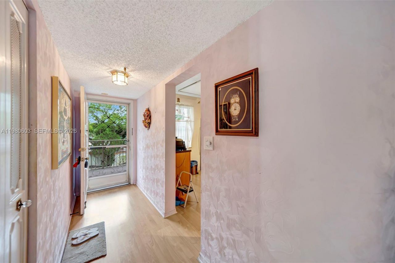 3940 Inverrary Blvd, Unit 303-A, Lauderhill, FL 33319 Photo