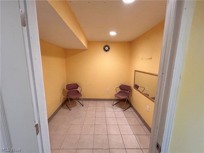 669 E 185th Street E, Euclid, OH 44119 Photo 10