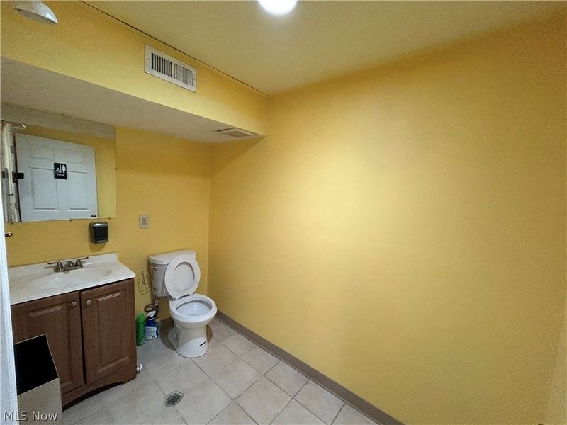 669 E 185th Street E, Euclid, OH 44119 Photo 11