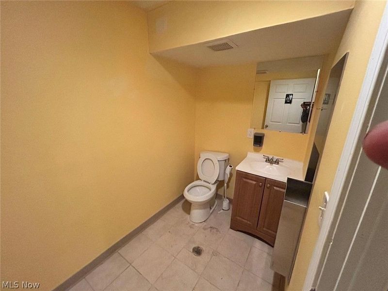 669 E 185th Street E, Euclid, OH 44119 Photo 14