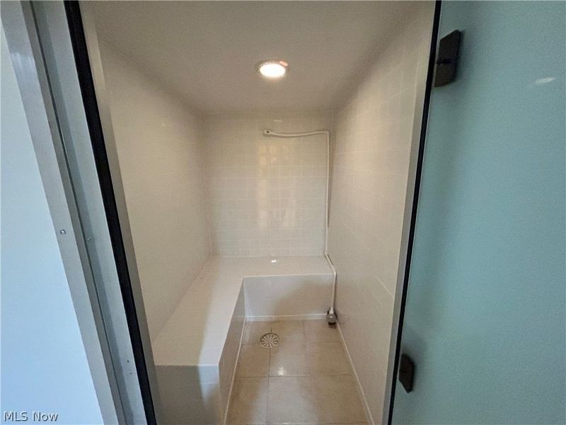 669 E 185th Street E, Euclid, OH 44119 Photo 17