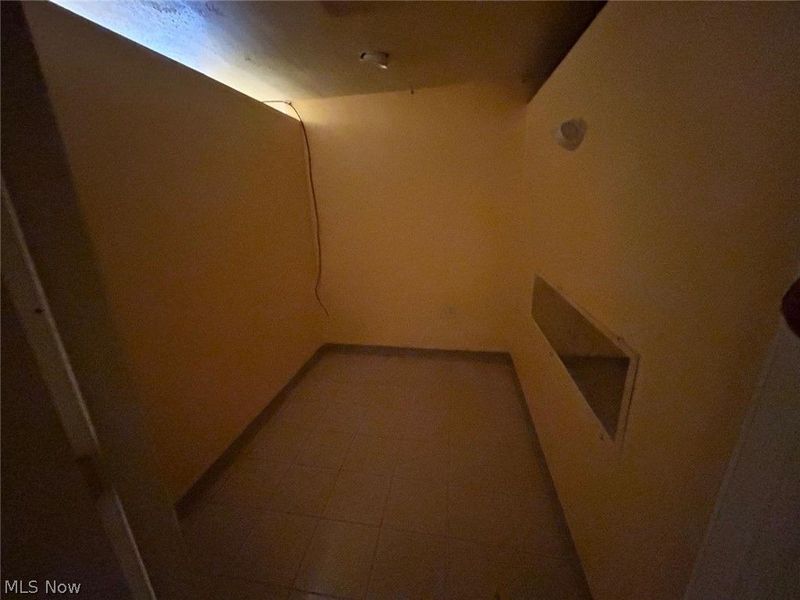 669 E 185th Street E, Euclid, OH 44119 Photo 18