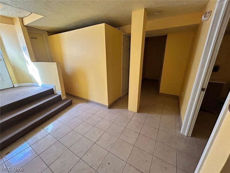 669 E 185th Street E, Euclid, OH 44119 Photo 2