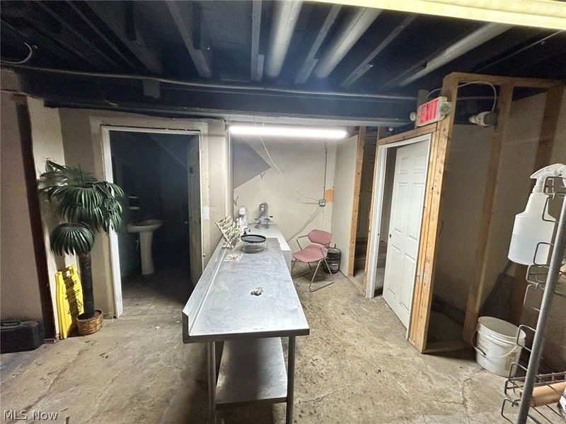 669 E 185th Street E, Euclid, OH 44119 Photo 27