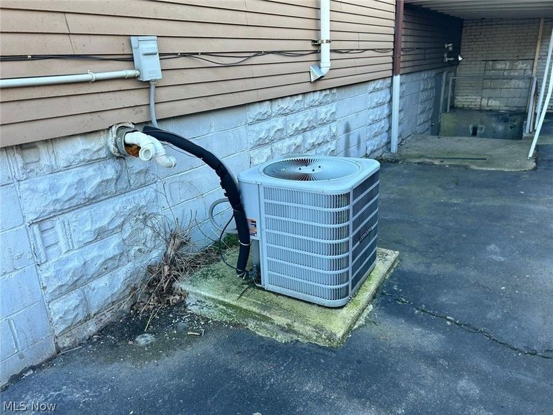 669 E 185th Street E, Euclid, OH 44119 Photo 30