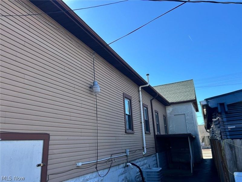 669 E 185th Street E, Euclid, OH 44119 Photo 31