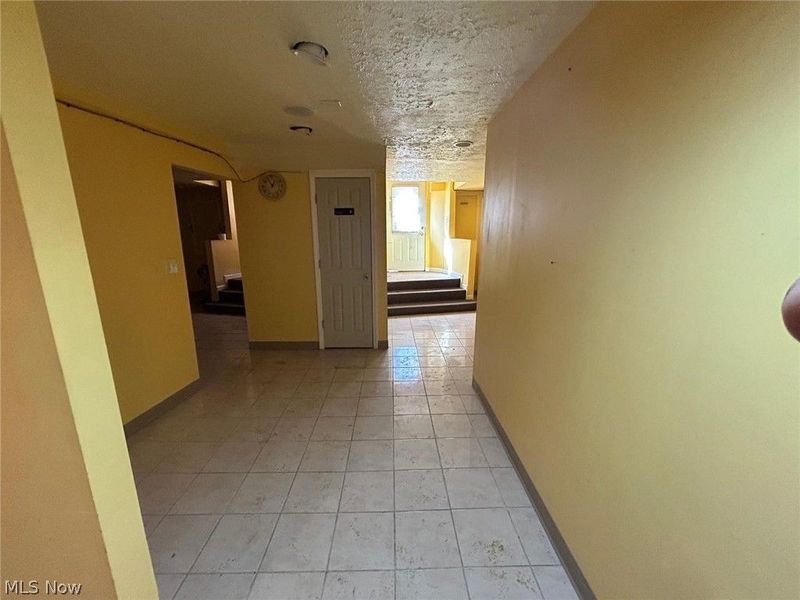 669 E 185th Street E, Euclid, OH 44119 Photo 4