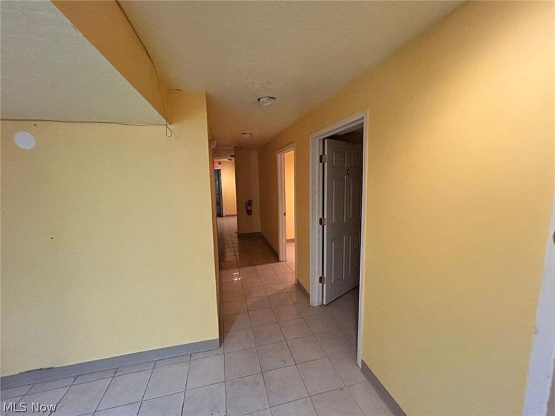 669 E 185th Street E, Euclid, OH 44119 Photo 8