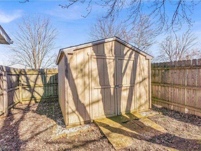 479 Stallion Court , Lagrange, OH 44050 Photo 6