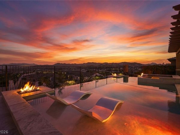 36 Cliffwater Street, Henderson, NV 89011