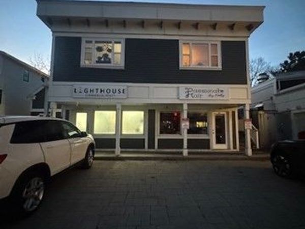 199 Pleasant St, Unit 2R, Marblehead, MA 01945