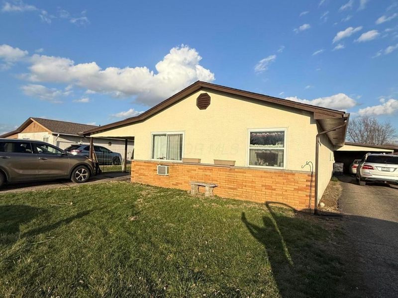 330 332 Mary Place, Ashville, OH 43103 Photo 1