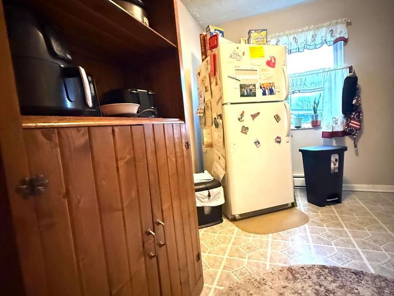 330 332 Mary Place, Ashville, OH 43103 Photo 12