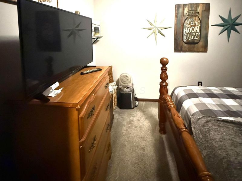 330 332 Mary Place, Ashville, OH 43103 Photo 19