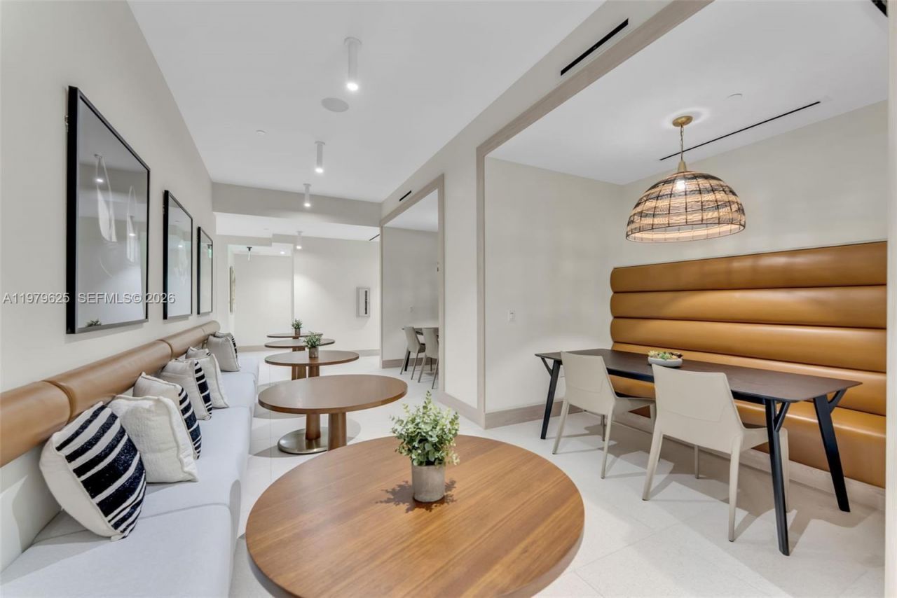 225 N Miami Ave , Unit 3201, Miami, FL 33132 Photo