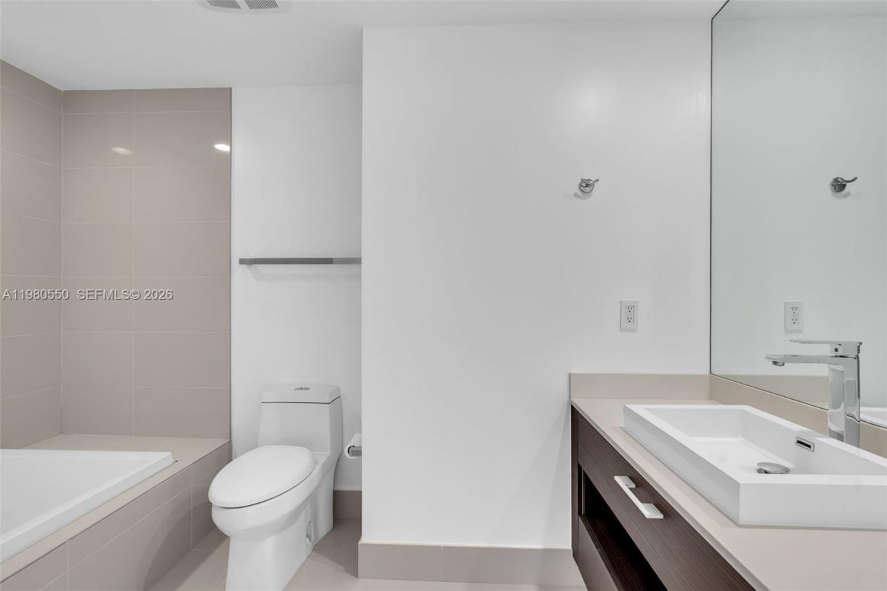 55 SW 9th St, Unit 1109, Miami, FL 33130 Photo