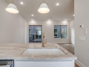 2820 Weisenberger Street, Unit 102, Fort Worth, TX 76107