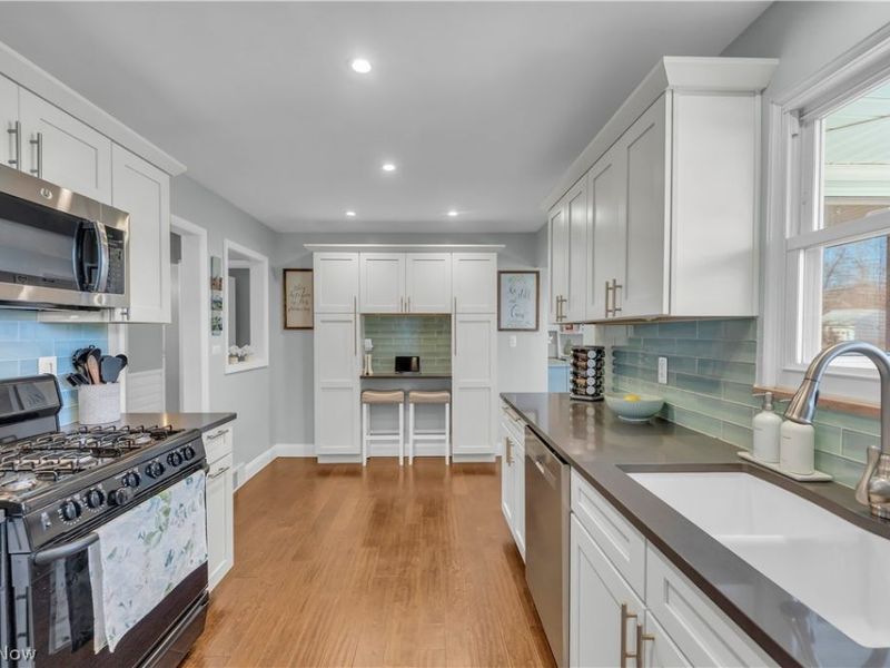 27015 Kennedy Ridge Extension, North Olmsted, OH 44070 Photo 7