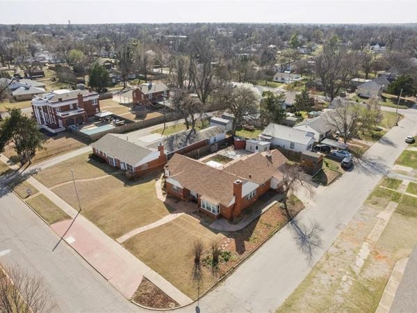 802 S 12th Street, Chickasha, OK 73018