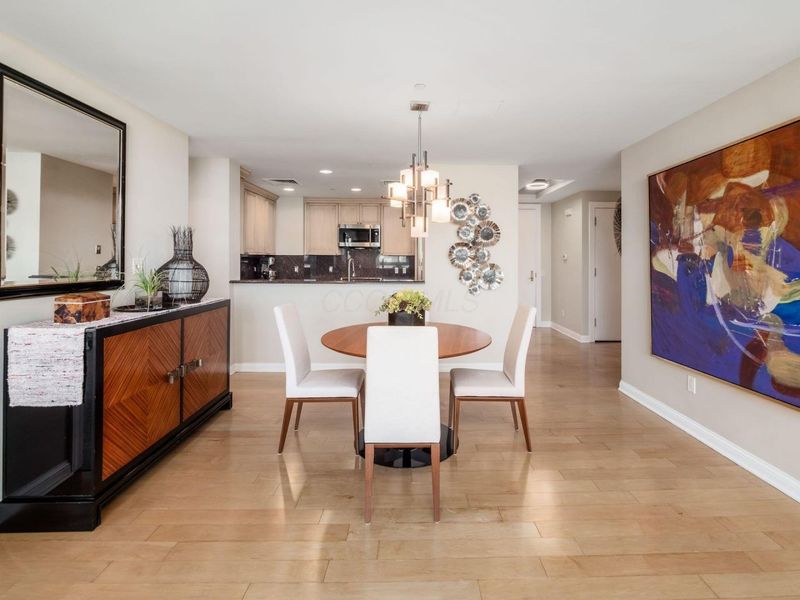 1 Miranova Place, Unit 730, Columbus, OH 43215 Photo 9