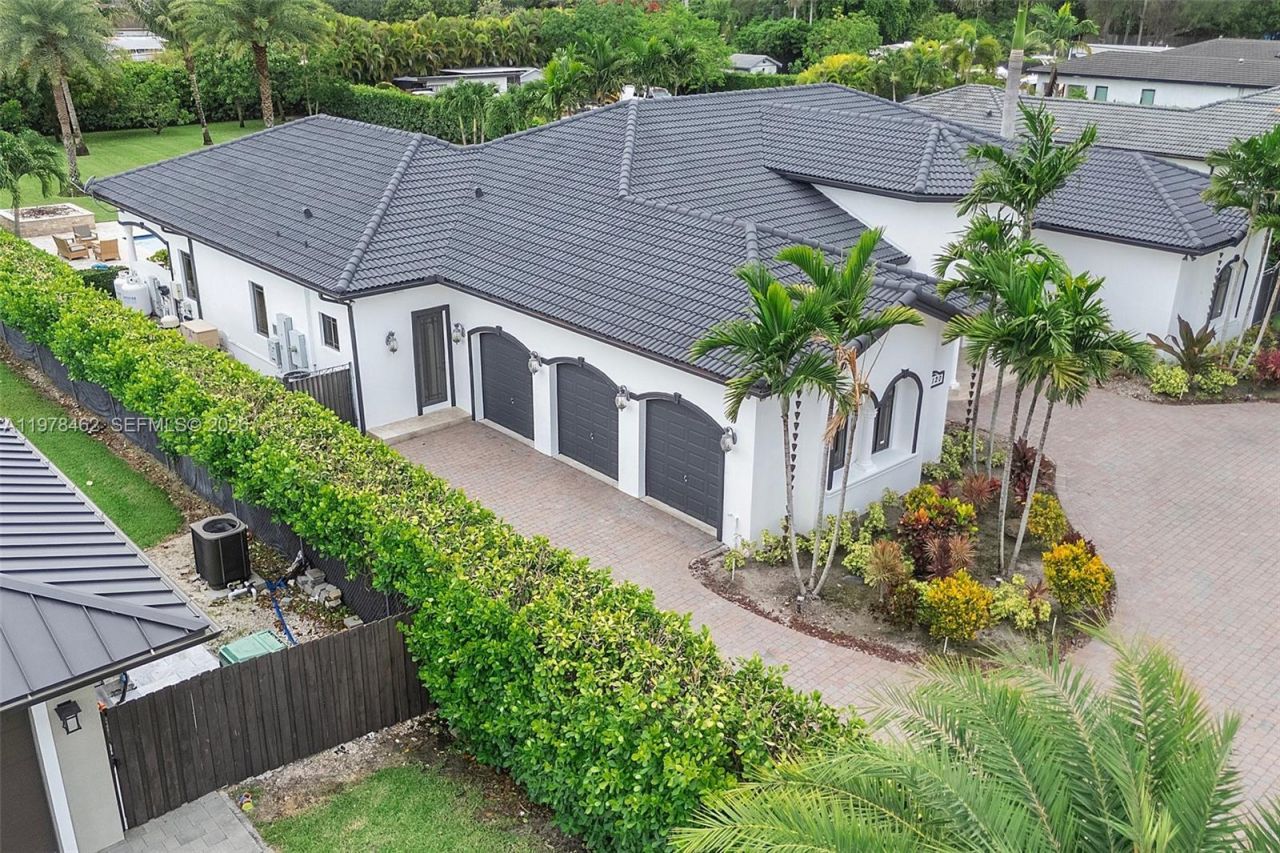 20120 SW 133rd Ave , Miami, FL 33177 Photo