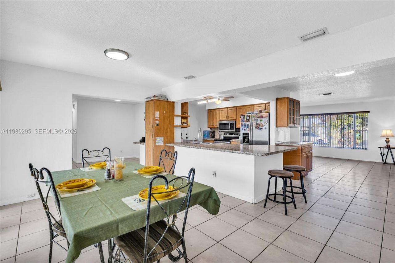 8209 NW 91st Ave , Tamarac, FL 33321 Photo