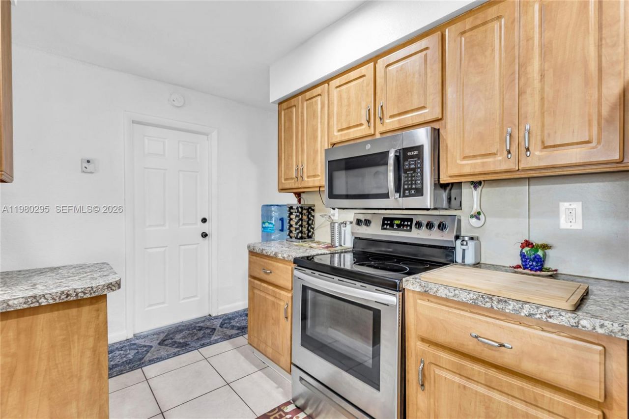 8209 NW 91st Ave , Tamarac, FL 33321 Photo