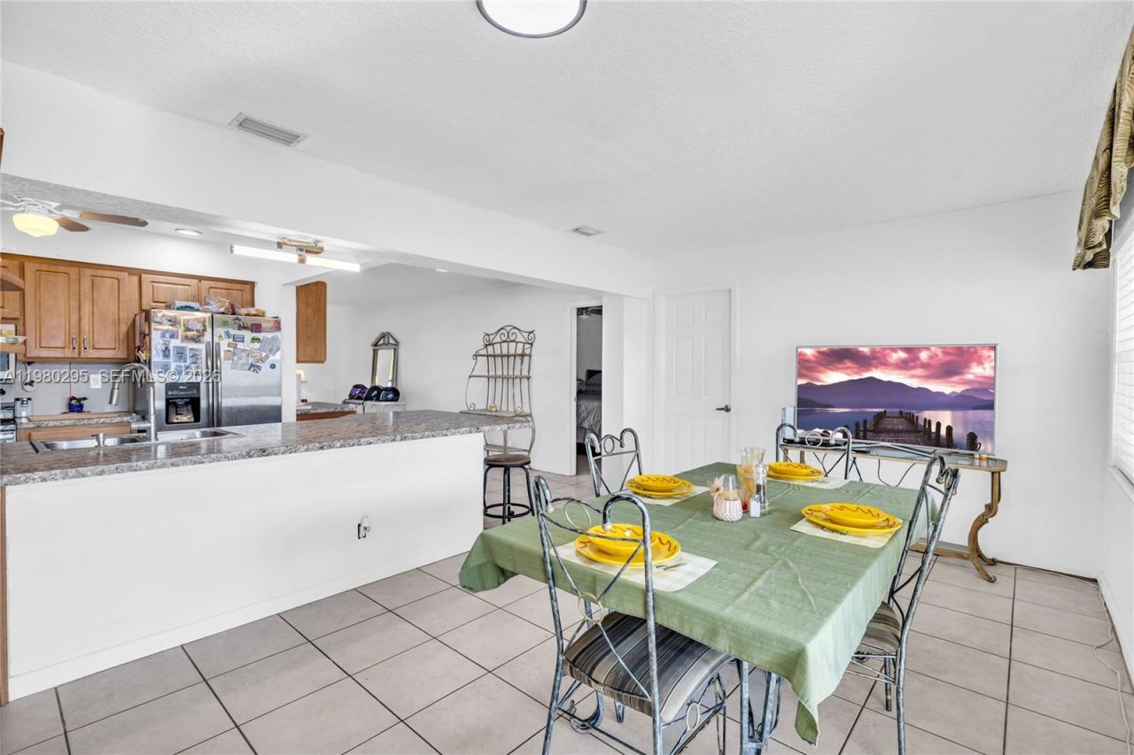 8209 NW 91st Ave , Tamarac, FL 33321 Photo