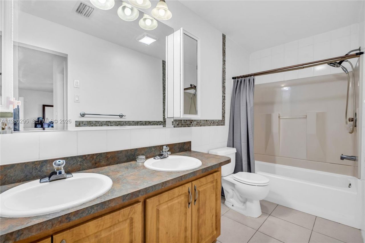 8209 NW 91st Ave , Tamarac, FL 33321 Photo