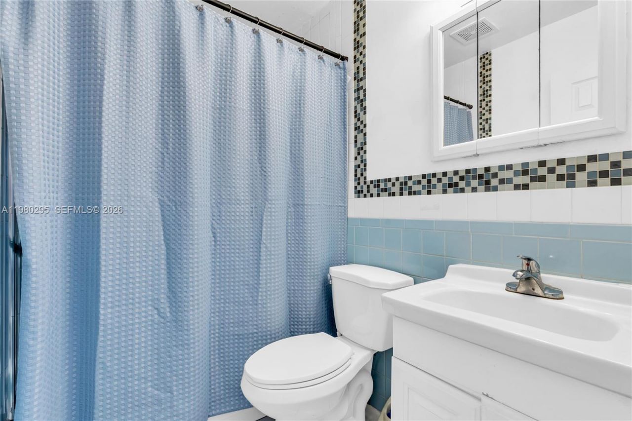 8209 NW 91st Ave , Tamarac, FL 33321 Photo