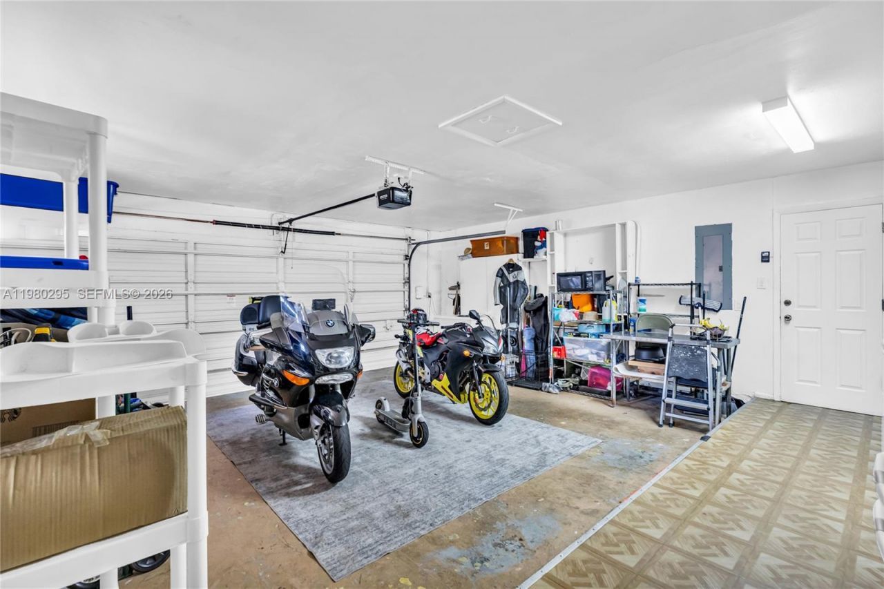 8209 NW 91st Ave , Tamarac, FL 33321 Photo