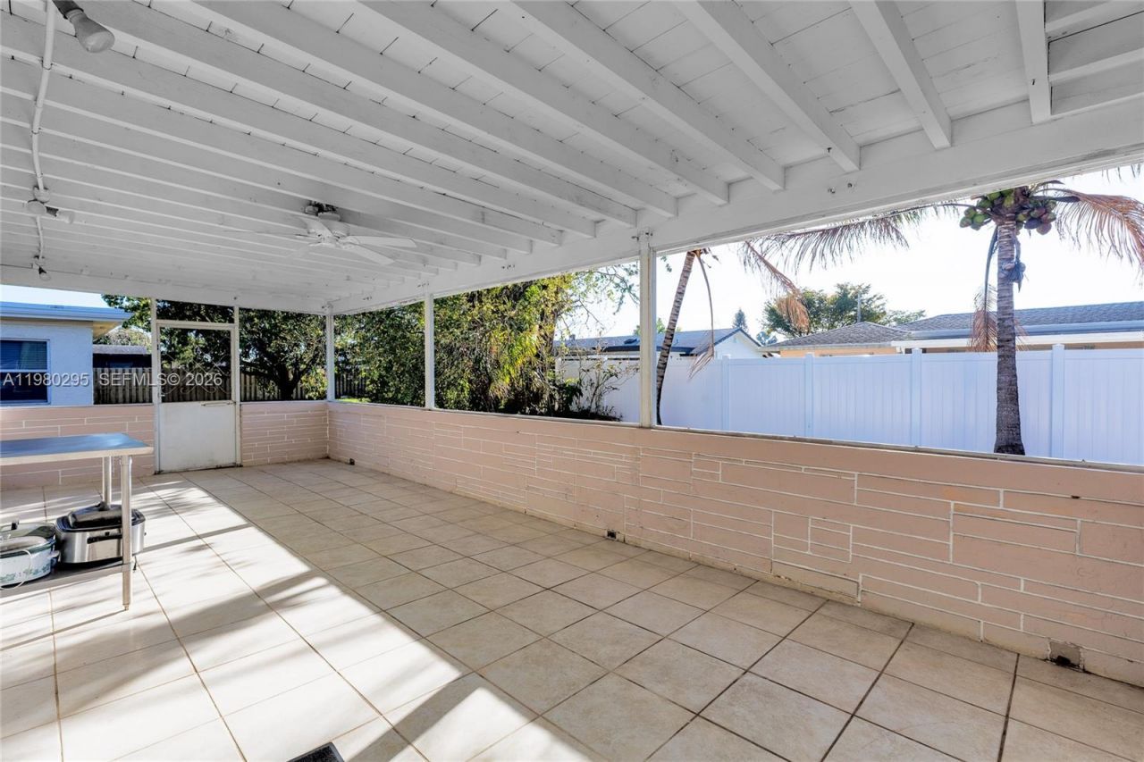 8209 NW 91st Ave , Tamarac, FL 33321 Photo