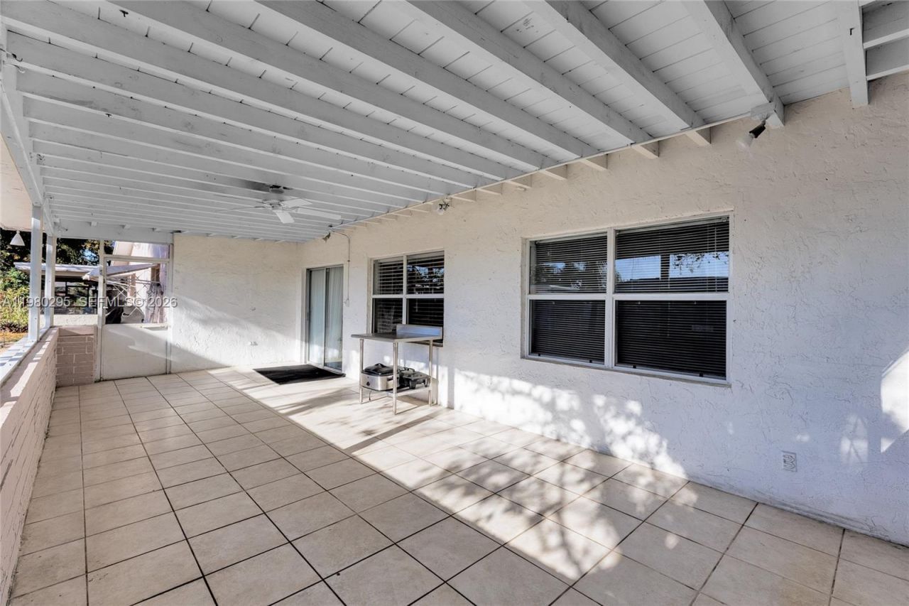 8209 NW 91st Ave , Tamarac, FL 33321 Photo