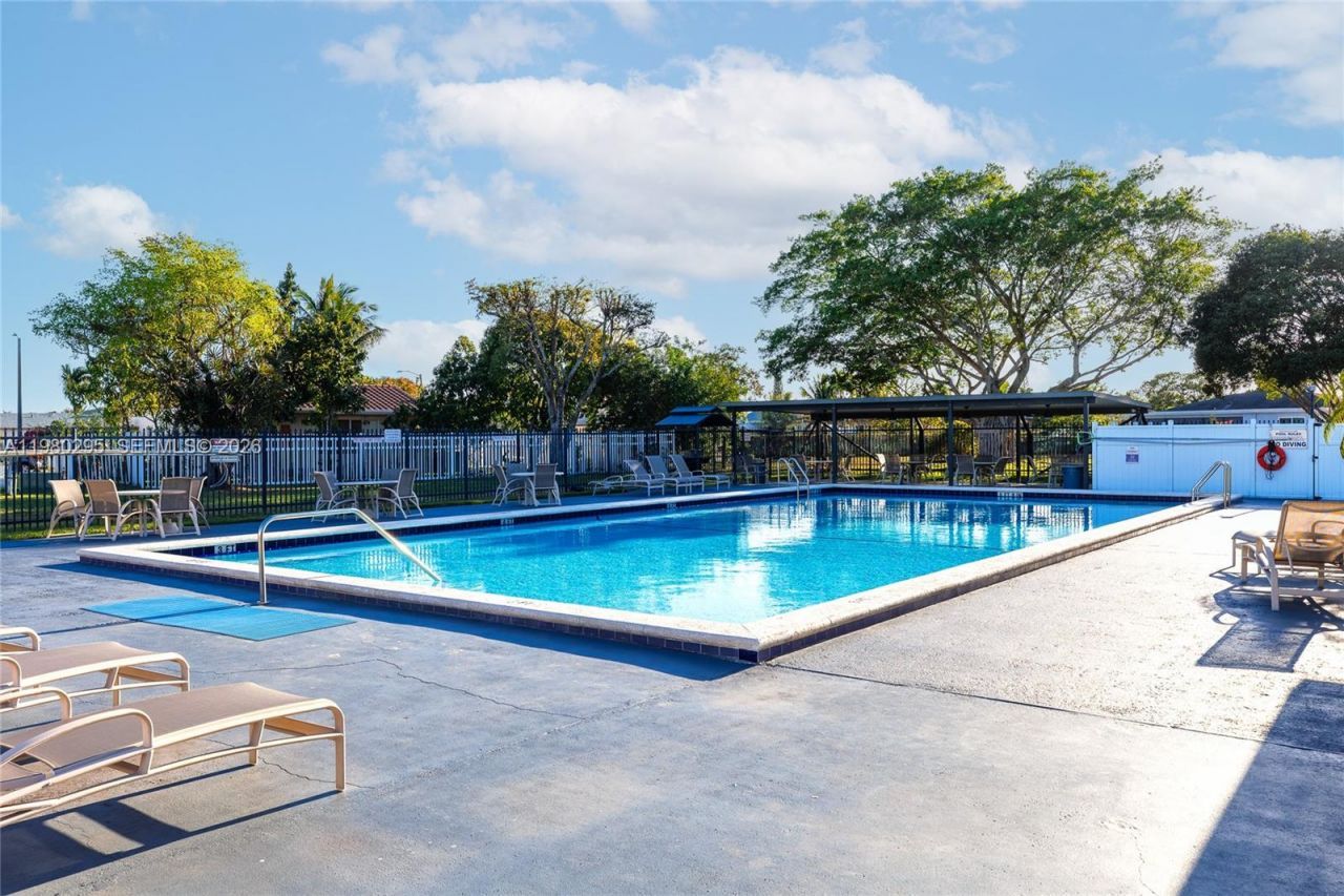 8209 NW 91st Ave , Tamarac, FL 33321 Photo