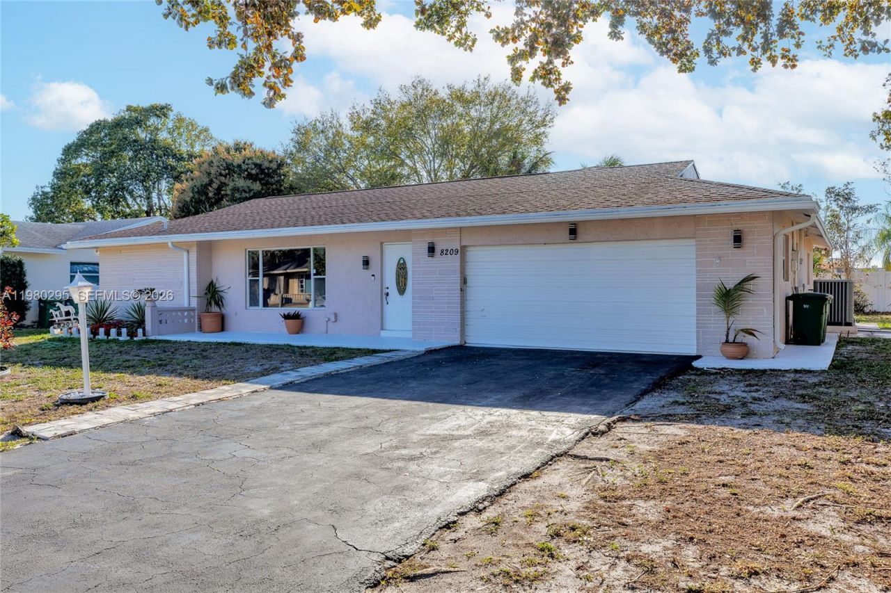 8209 NW 91st Ave , Tamarac, FL 33321 Photo