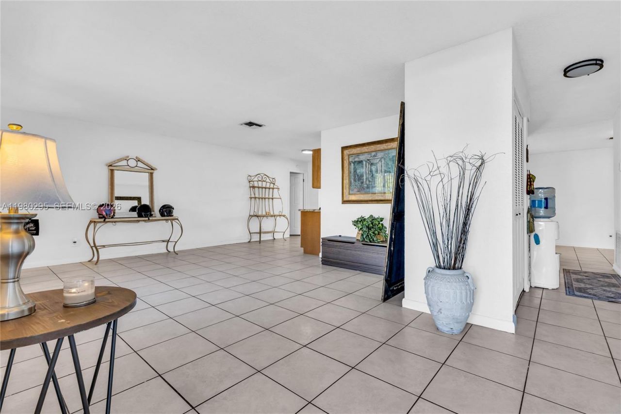 8209 NW 91st Ave , Tamarac, FL 33321 Photo