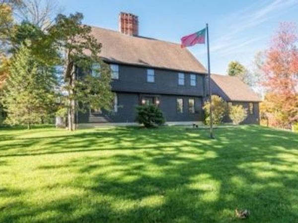 10 Sycamore Parc, South Hadley, MA 01075