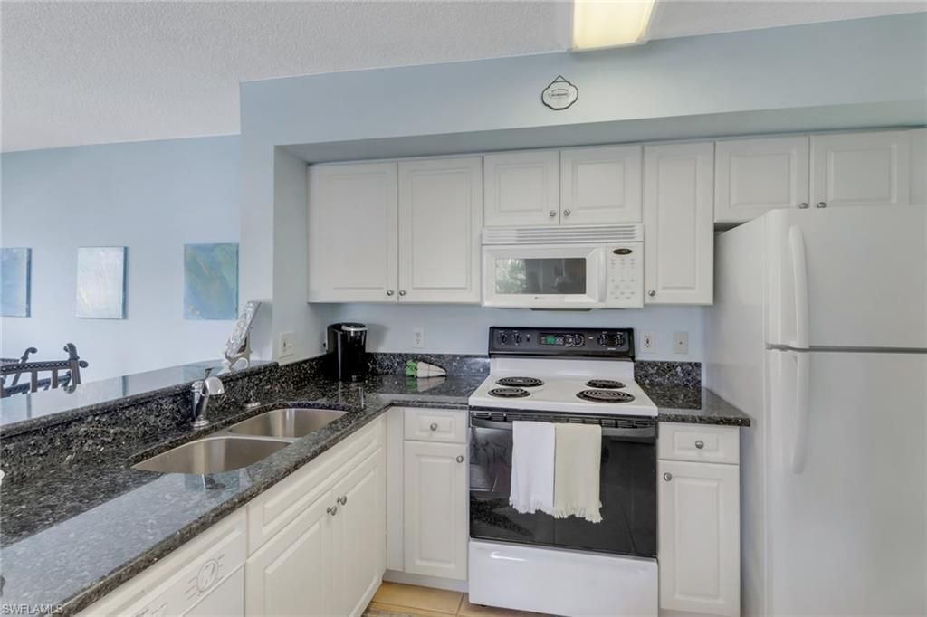 1205 Wildwood Lakes Blvd, Unit 201, Naples, FL 34104 Photo