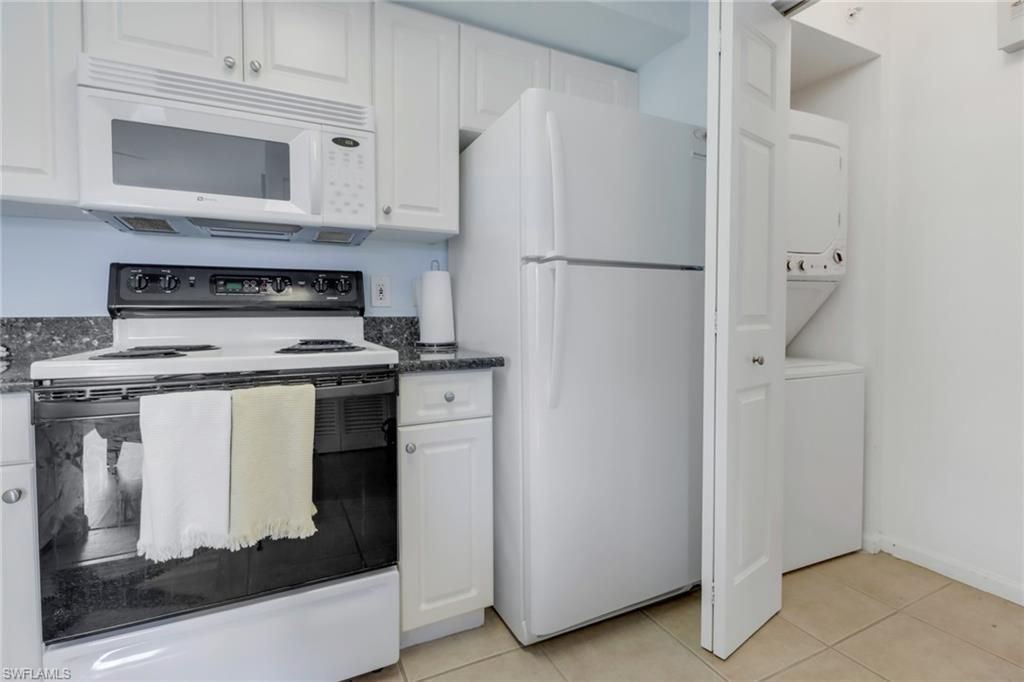 1205 Wildwood Lakes Blvd, Unit 201, Naples, FL 34104 Photo